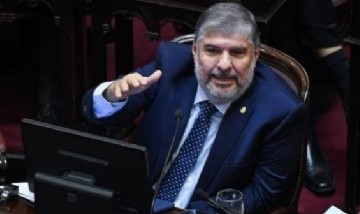 José Mayans calificó al Gobierno como "un grupo de delincuentes" y rechazó la reforma de la Ley de Tierras